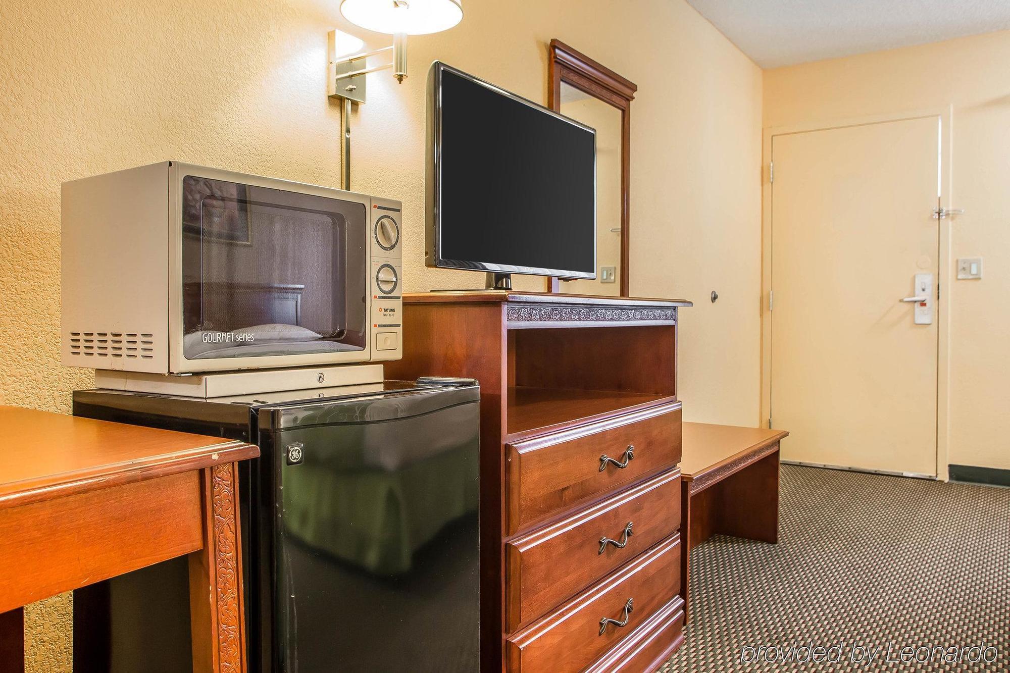 Econo Lodge Saint Robert Exterior foto